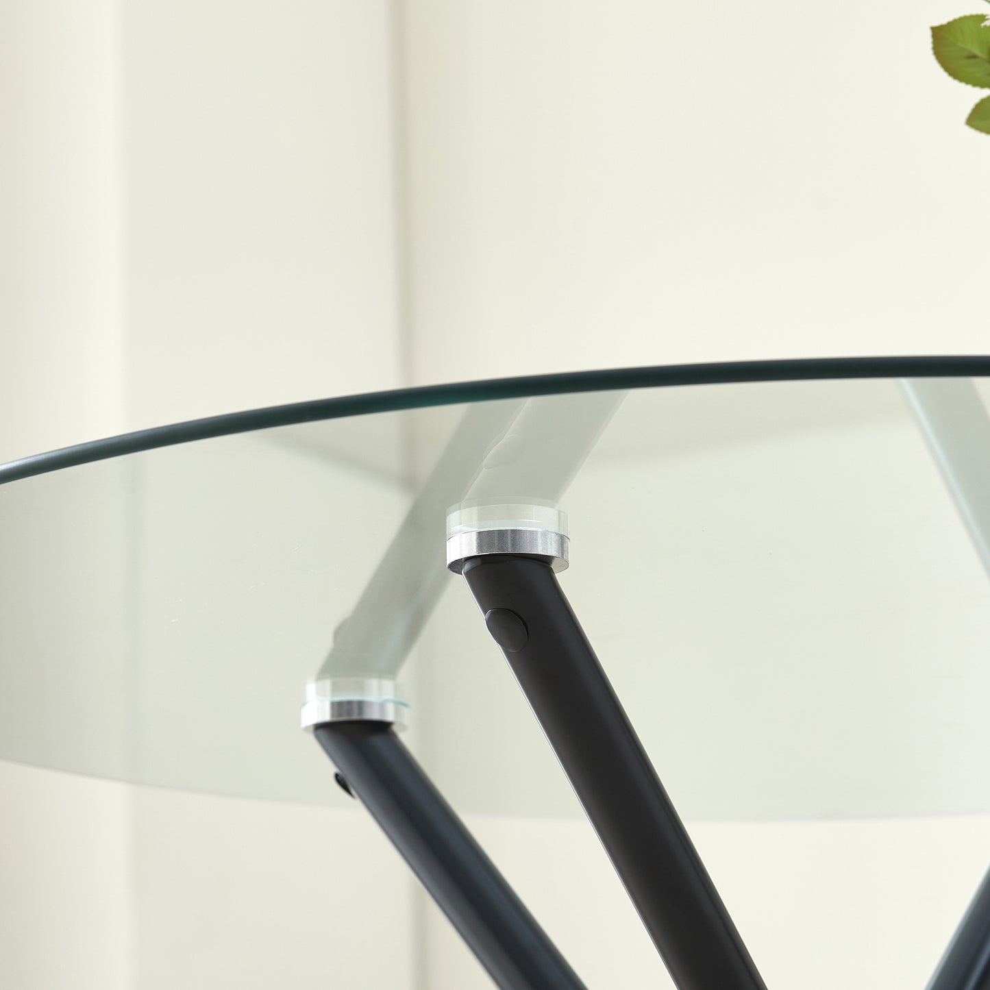 New York Dining Table with 4 Amelia Velvet Chairs - Madefor.Living