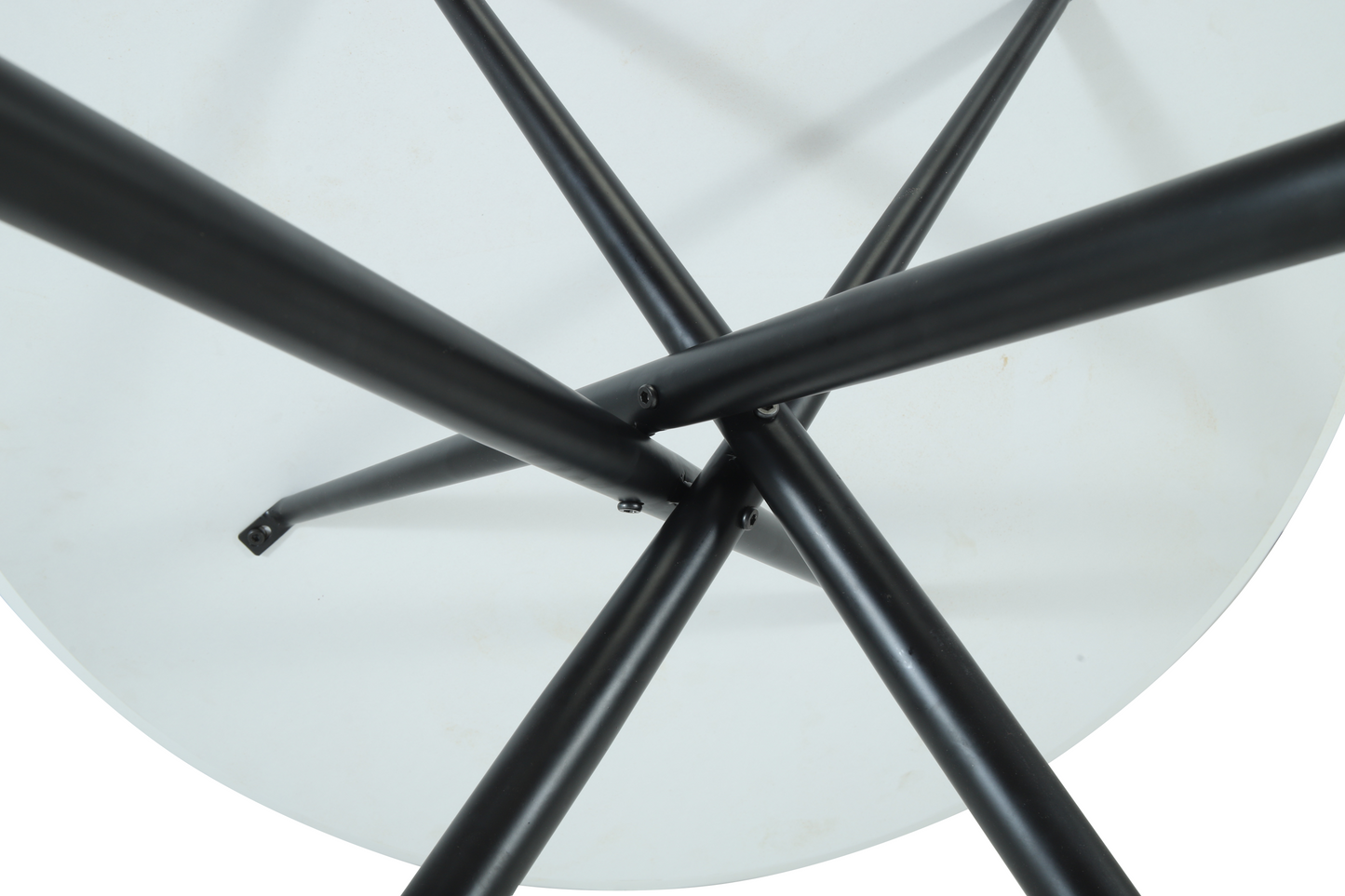 Seattle Dining Table with 4 Emily Leather Chairs - Madefor.Living