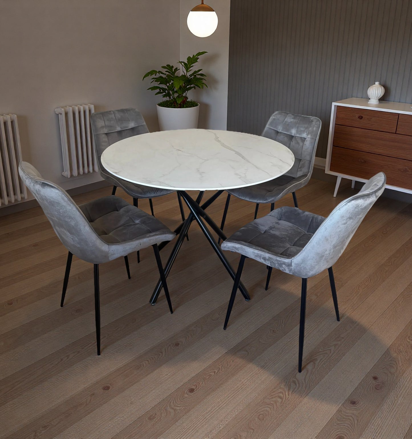 Seattle Dining Table with 4 Erica Velvet Chairs - Madefor.Living