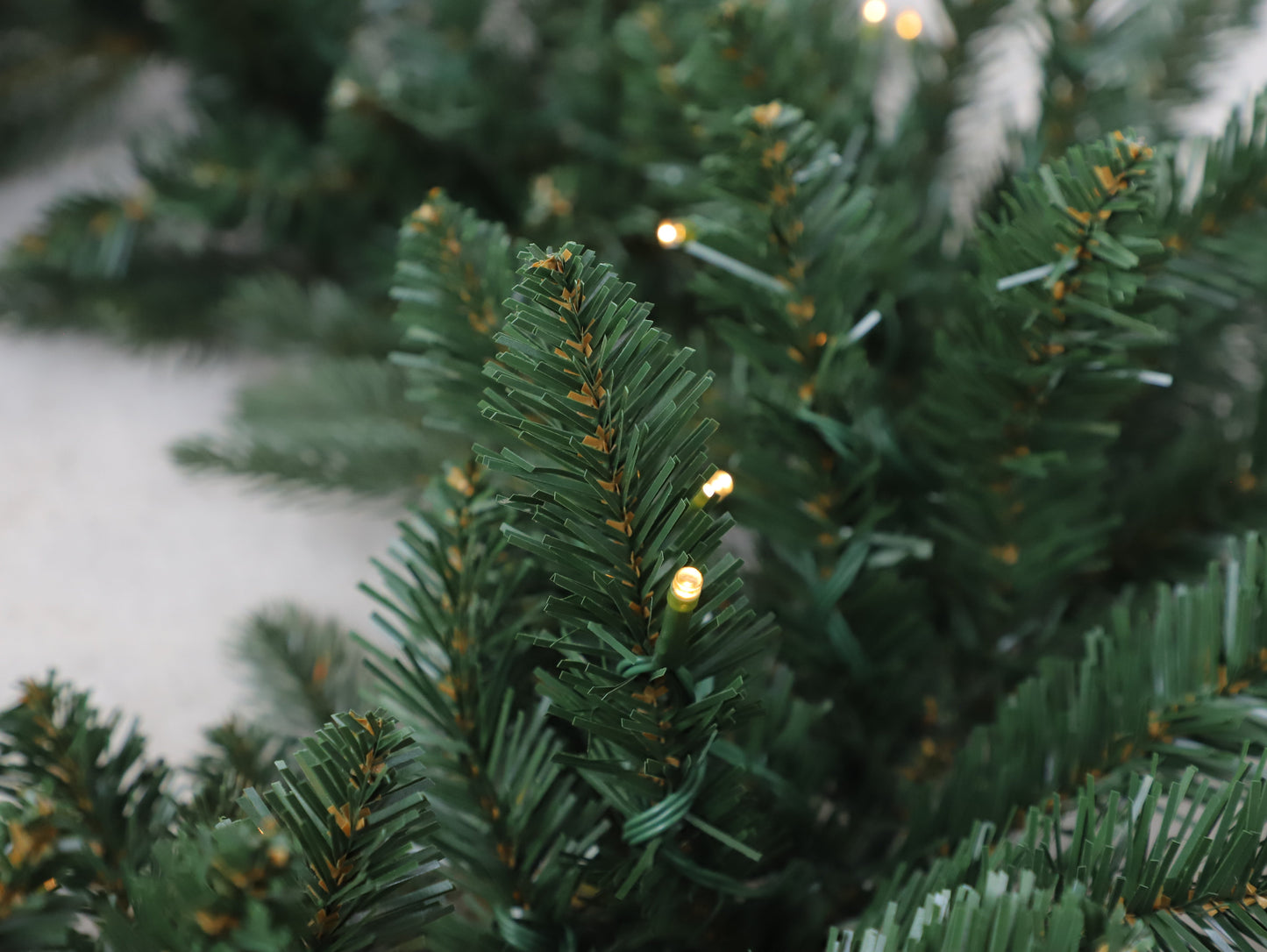 270cm Premium Mixed branch prelit Green Christmas Garland - with timer