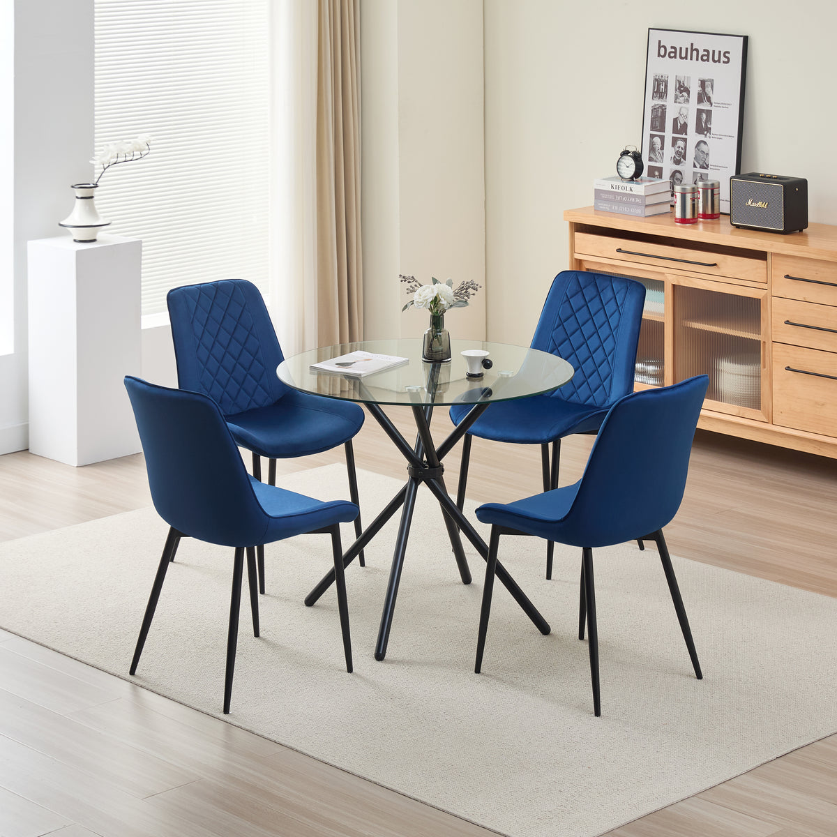 New York Dining Table with 4 Amelia Velvet Chairs - Madefor.Living