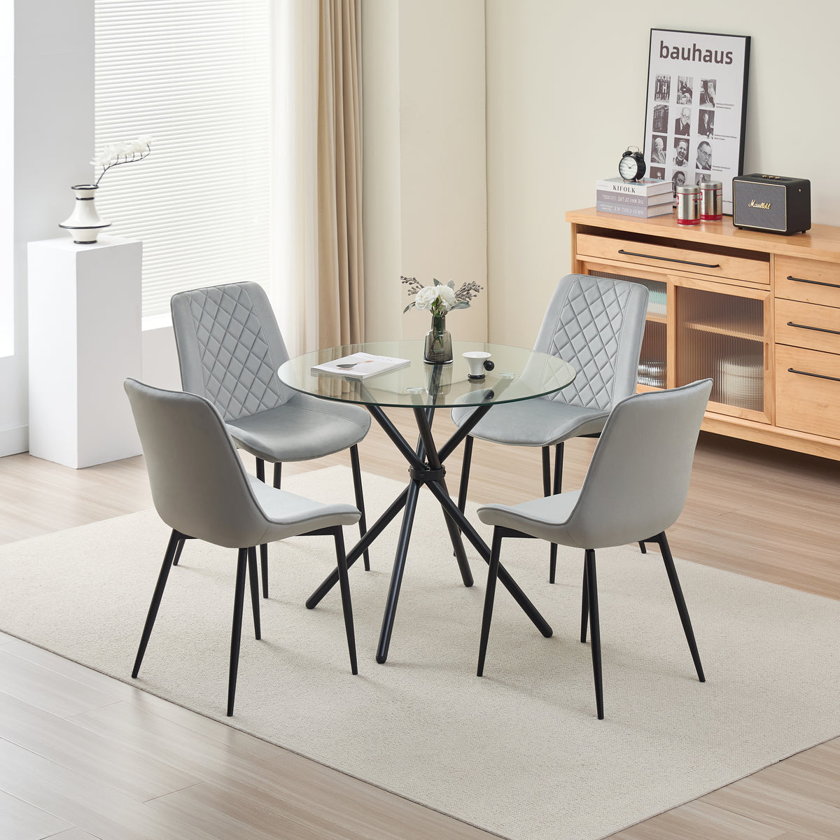 New York Dining Table with 4 Amelia Velvet Chairs - Madefor.Living