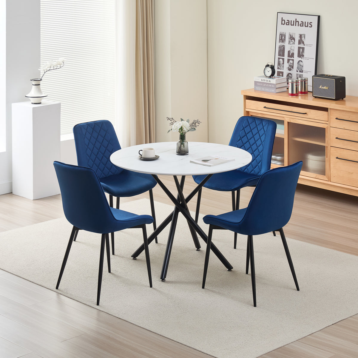 Seattle Dining Table with 4 Amelia Velvet Chairs - Madefor.Living
