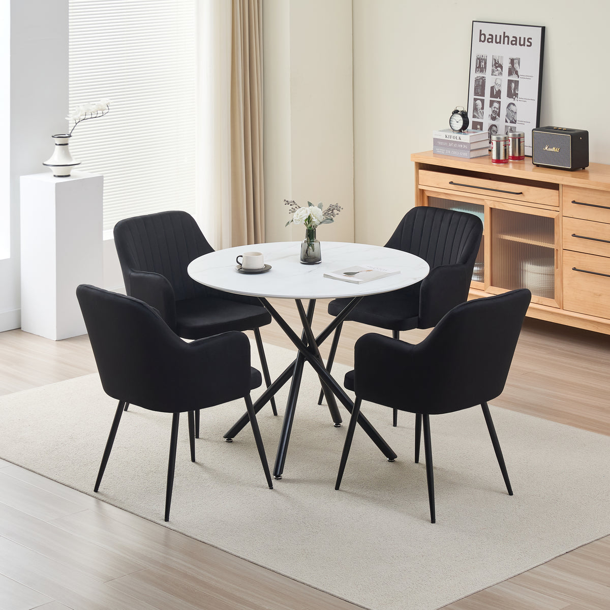 Seattle Dining Table with 4 Charlotte Velvet Chairs - Madefor.Living