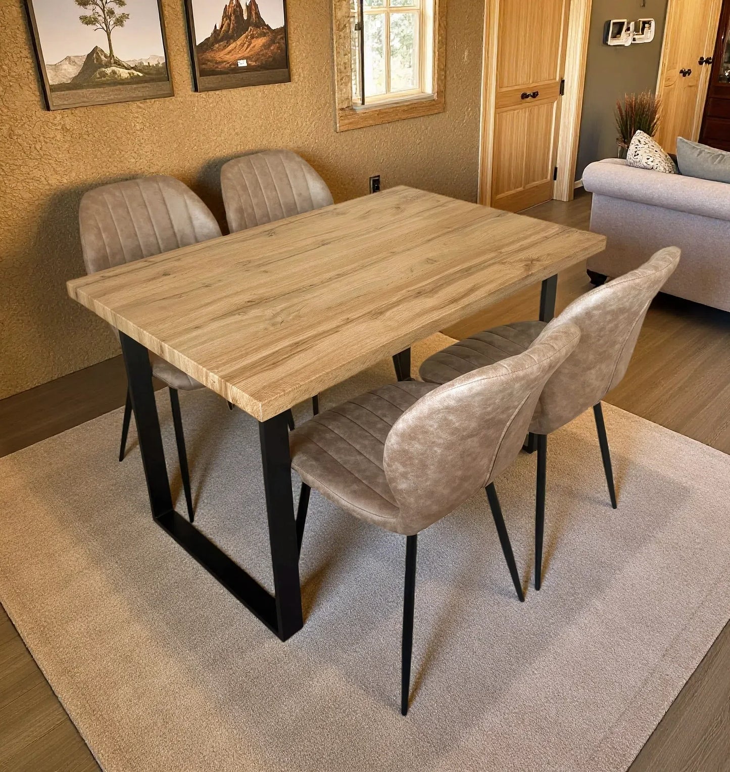 Colorado Dining Table with 4 Jaydn Leather Chairs