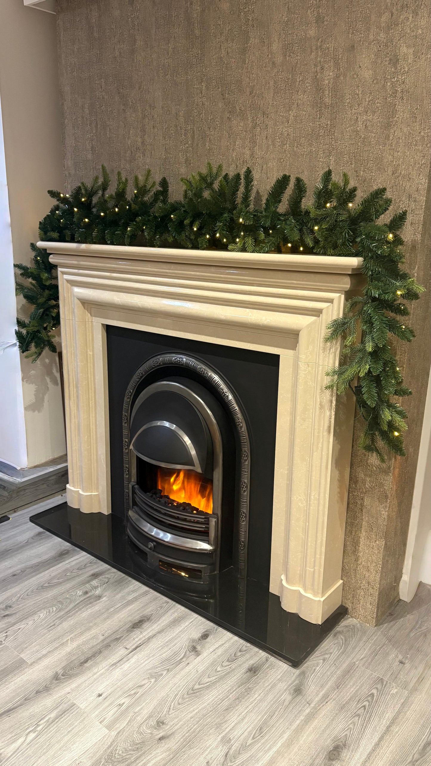 270cm Premium Mixed branch prelit Green Christmas Garland - with timer